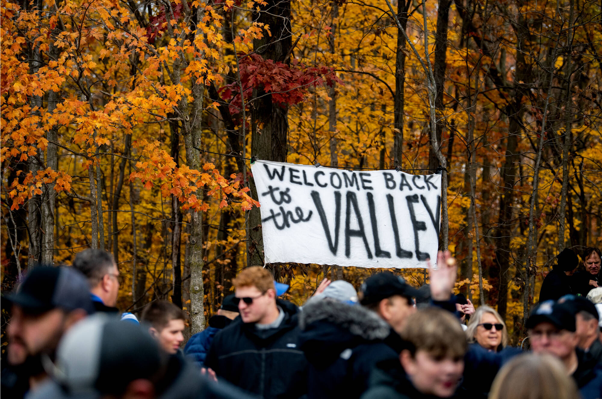 GVSU fall sign that states welcome back to the valley